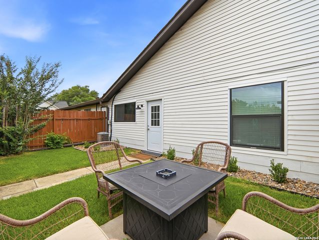 515 Oak Park Dr Unit 515, Boerne, TX 78006