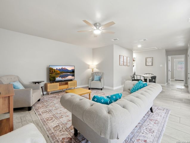 515 Oak Park Dr Unit 515, Boerne, TX 78006