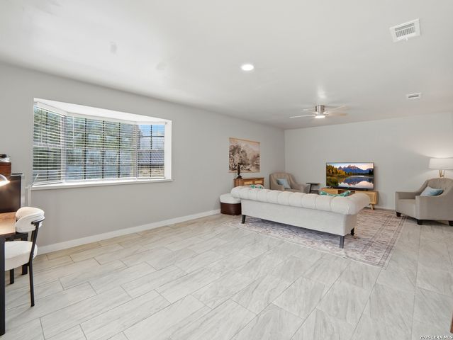 515 Oak Park Dr Unit 515, Boerne, TX 78006
