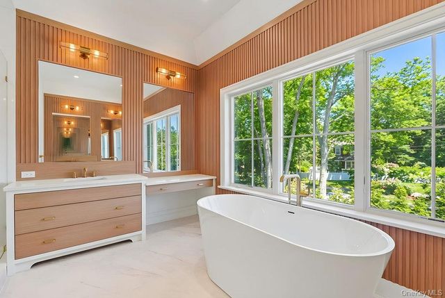 244 North Sea Mecox Road, Southampton, NY 11968