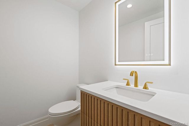 244 North Sea Mecox Road, Southampton, NY 11968