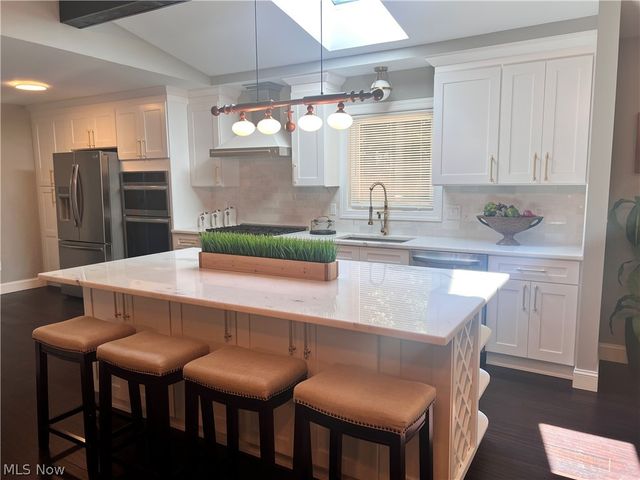 704 Echo Drive, Gates Mills, OH 44040