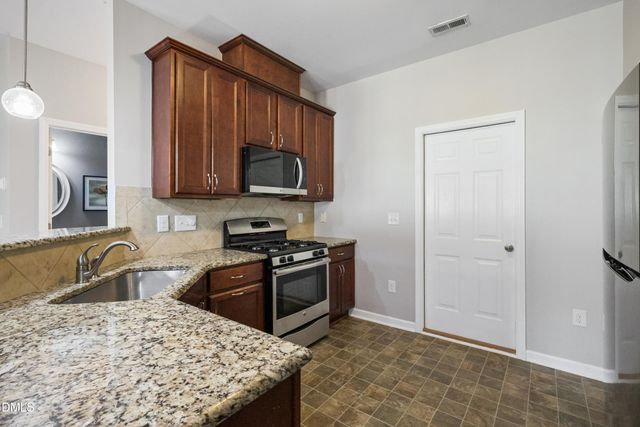 202 Beaconwood Lane, Holly Springs, NC 27540