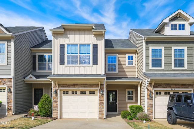 202 Beaconwood Lane, Holly Springs, NC 27540