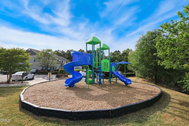 202 Beaconwood Lane, Holly Springs, NC 27540