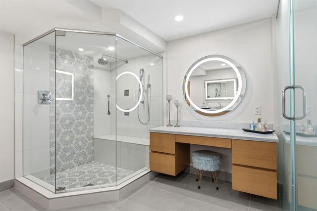 209 N Birch Road 1002, Fort Lauderdale, FL 33304
