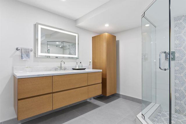 209 N Birch Road 1002, Fort Lauderdale, FL 33304