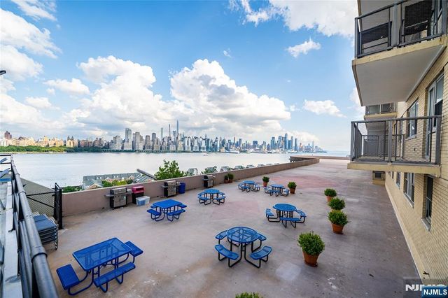 6600 Boulevard East 10N, West New York, NJ 07093