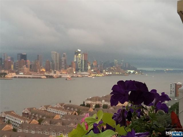 6600 Boulevard East 10N, West New York, NJ 07093