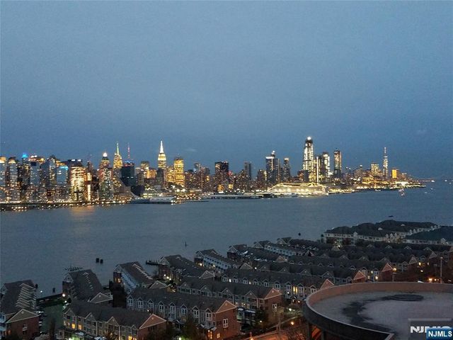 6600 Boulevard East 10N, West New York, NJ 07093