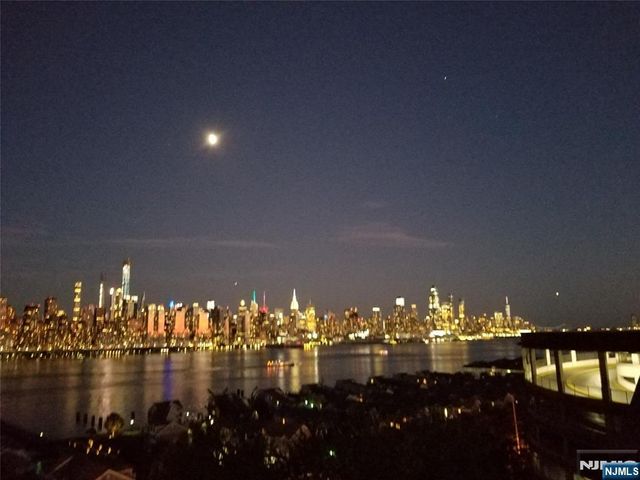 6600 Boulevard East 10N, West New York, NJ 07093