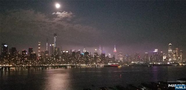 6600 Boulevard East 10N, West New York, NJ 07093