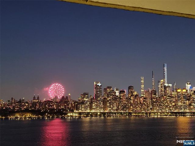 6600 Boulevard East 10N, West New York, NJ 07093