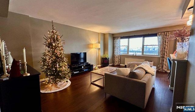 6600 Boulevard East 10N, West New York, NJ 07093