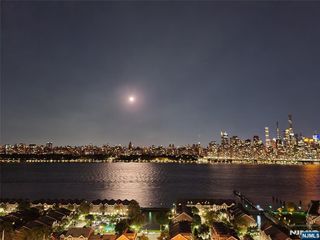 6600 Boulevard East 10N, West New York, NJ 07093