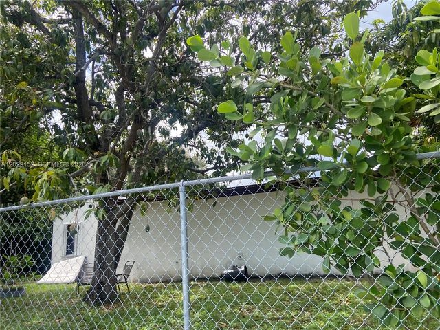 1220 S 29th Ave, Hollywood, FL 33020