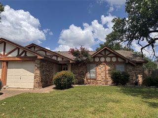 1928 Hurstview Drive, Hurst, TX 76054
