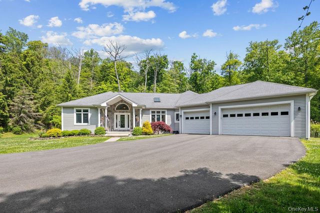 16 Katavolos Drive, Tomkins Cove, NY 10986