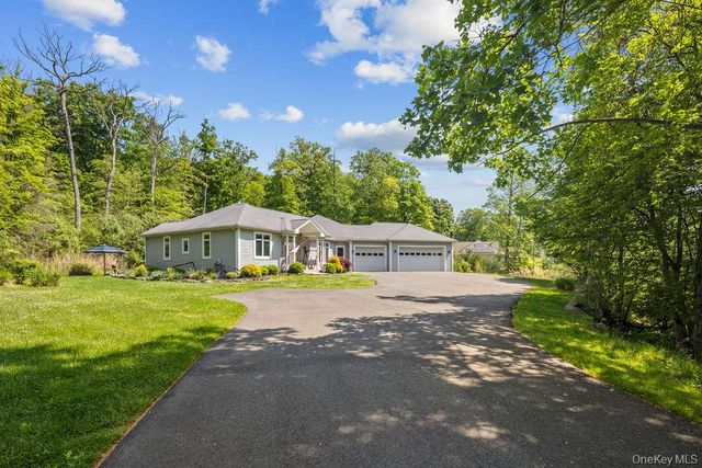 16 Katavolos Drive, Tomkins Cove, NY 10986