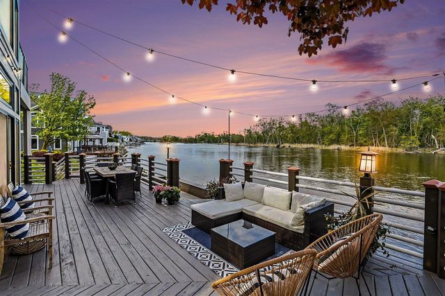 2309 Riverside Pointe Drive, Saint Joseph, MI 49085