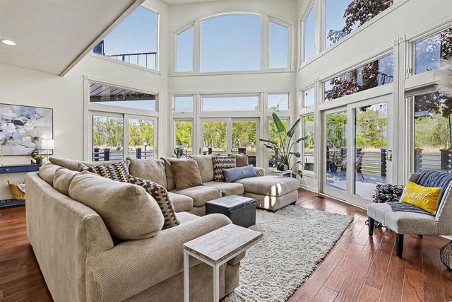 2309 Riverside Pointe Drive, Saint Joseph, MI 49085