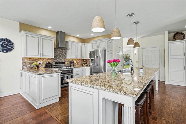 2309 Riverside Pointe Drive, Saint Joseph, MI 49085