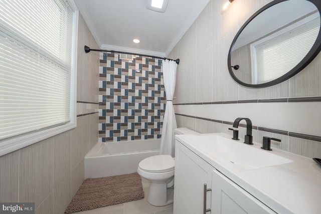 1022 CLOVER HILL RD, Wynnewood, PA 19096