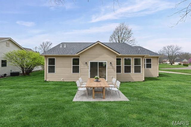808 Turnberry Road, Belleville, IL 62223