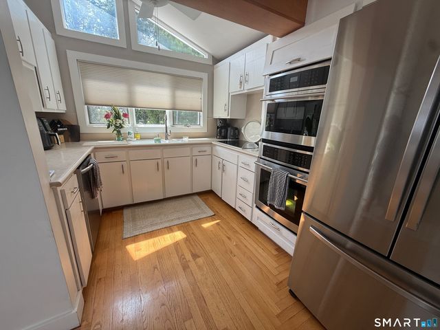 19 White Top Lane Lane, Guilford, CT 06437