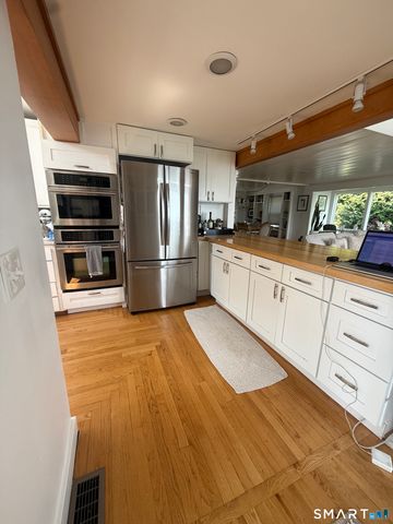 19 White Top Lane Lane, Guilford, CT 06437