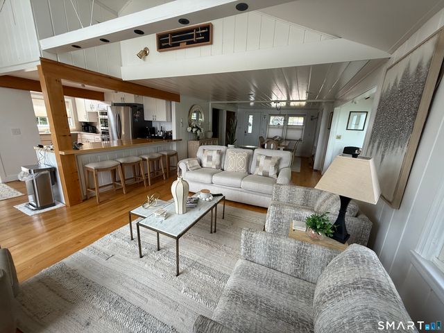 19 White Top Lane Lane, Guilford, CT 06437