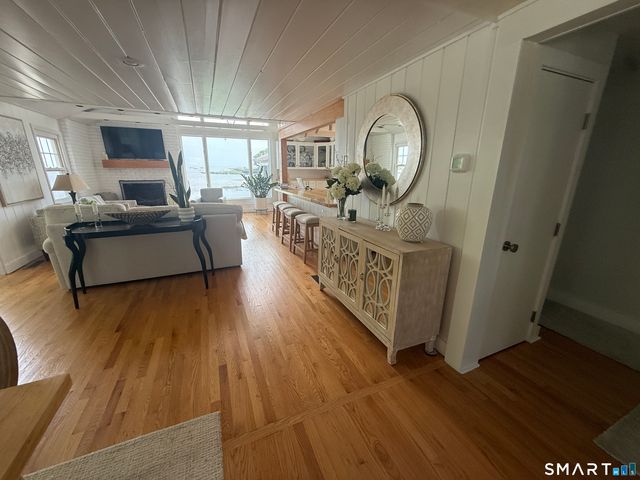 19 White Top Lane Lane, Guilford, CT 06437
