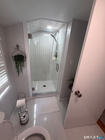 19 White Top Lane Lane, Guilford, CT 06437