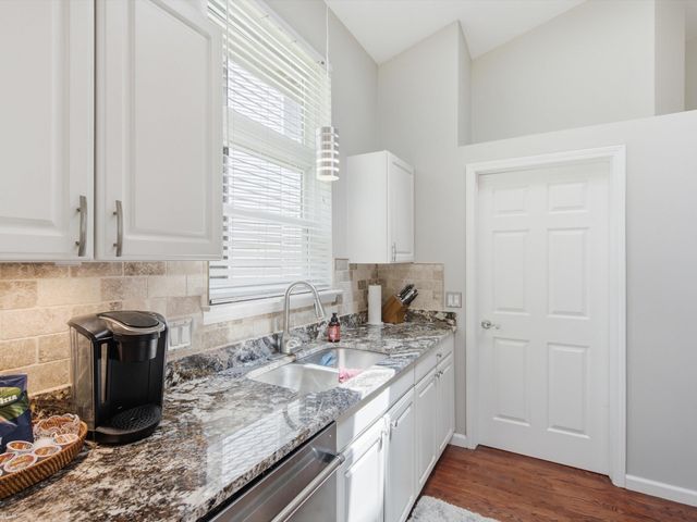 4652 Amberwood Court, Oakland Twp, MI 48306