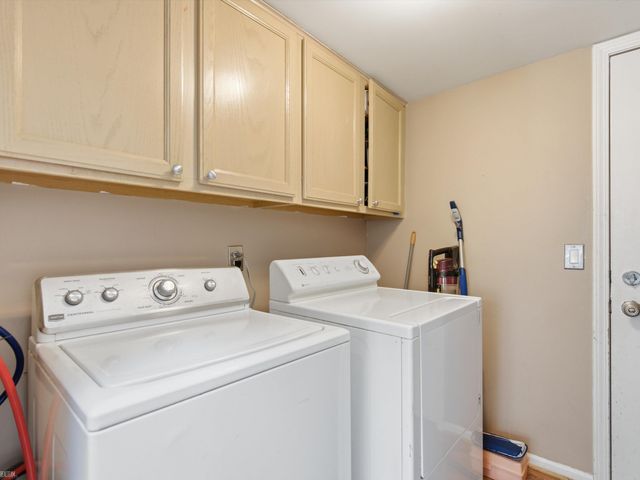 4652 Amberwood Court, Oakland Twp, MI 48306