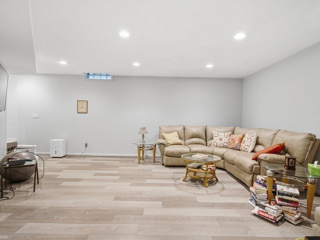 4652 Amberwood Court, Oakland Twp, MI 48306