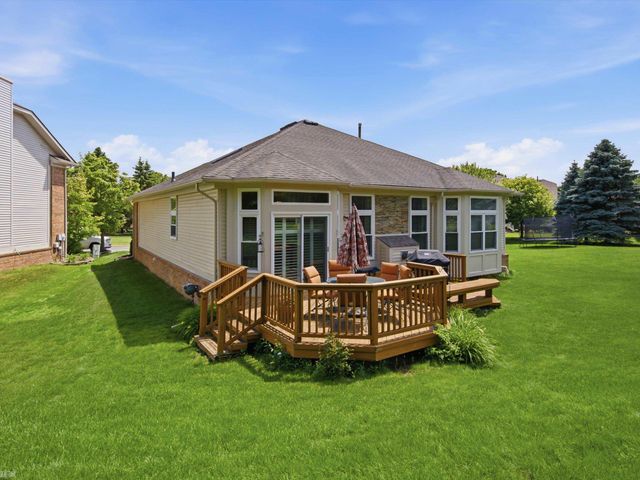 4652 Amberwood Court, Oakland Twp, MI 48306