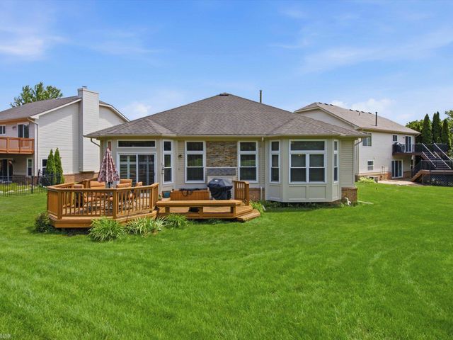 4652 Amberwood Court, Oakland Twp, MI 48306