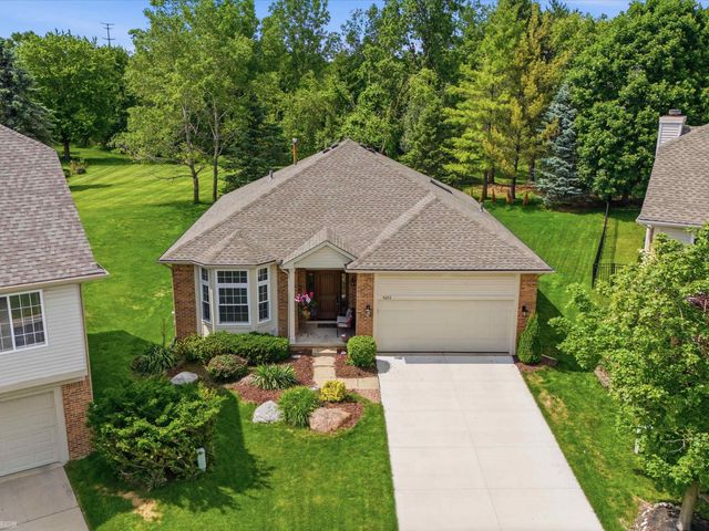 4652 Amberwood Court, Oakland Twp, MI 48306