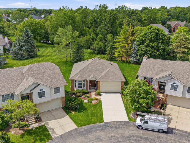 4652 Amberwood Court, Oakland Twp, MI 48306