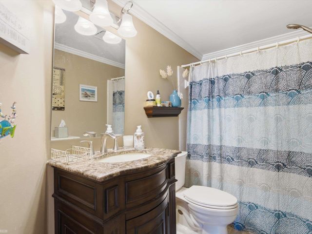4652 Amberwood Court, Oakland Twp, MI 48306