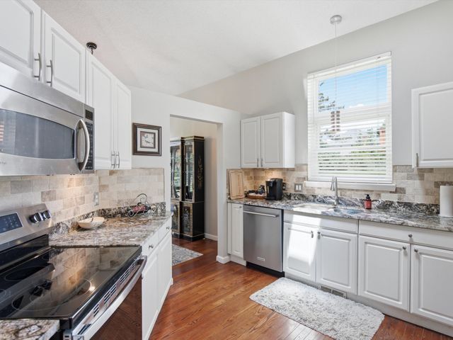 4652 Amberwood Court, Oakland Twp, MI 48306