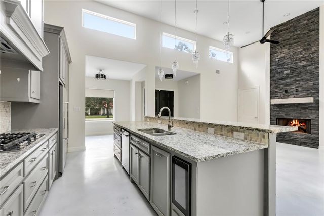 538 Magnolia Point Drive, Huffman, TX 77336