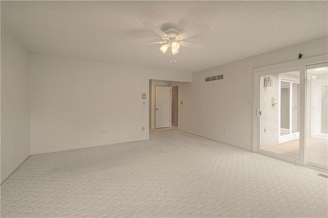 10917 W 98th Street, Overland Park, KS 66214
