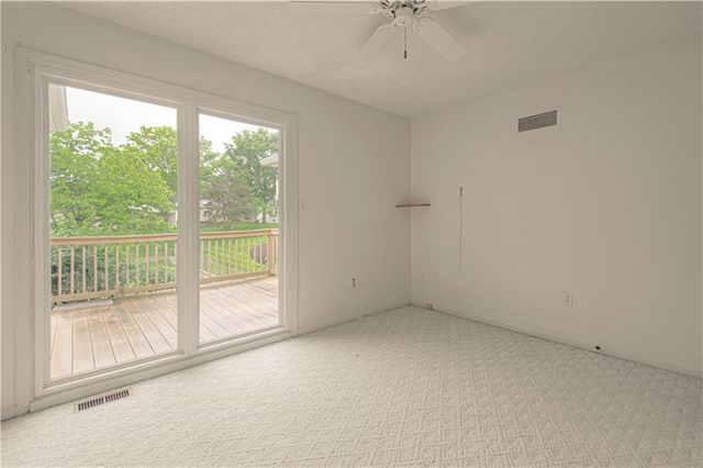 10917 W 98th Street, Overland Park, KS 66214