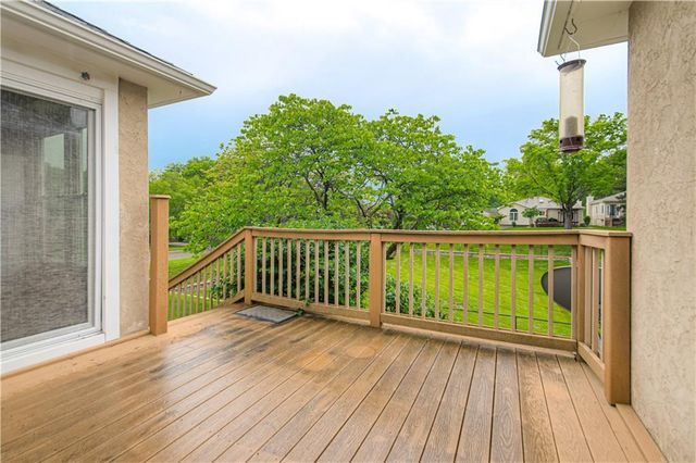 10917 W 98th Street, Overland Park, KS 66214