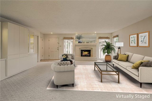 10917 W 98th Street, Overland Park, KS 66214