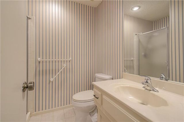 10917 W 98th Street, Overland Park, KS 66214