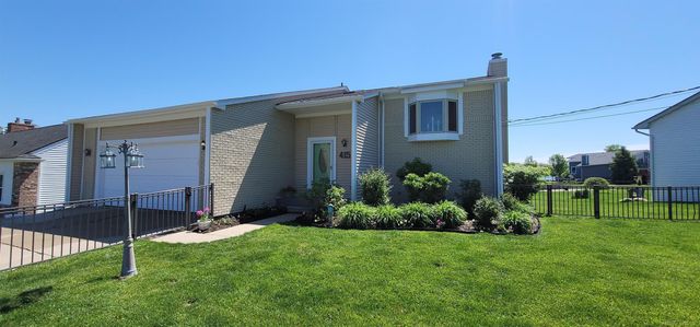 415 Coledale Drive, White Lake, MI 48386