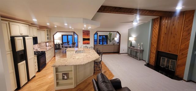 415 Coledale Drive, White Lake, MI 48386